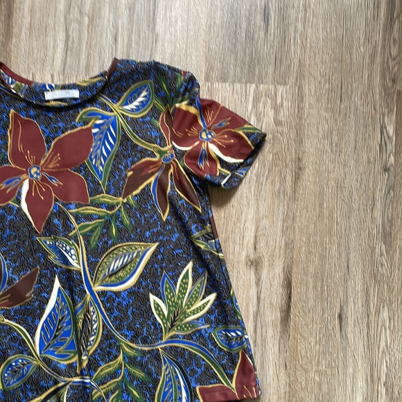 Zara asymmetrical top. - Picture 3 of 4